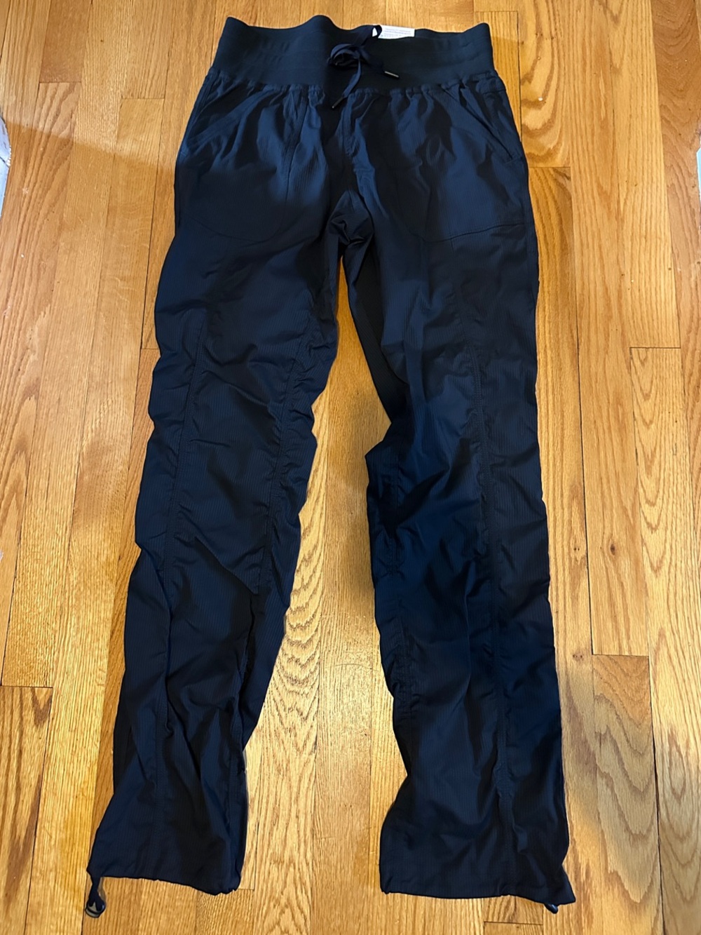 Shambhala women’s mid-rise woven ease pant, size medium, 32” inseam, NWT